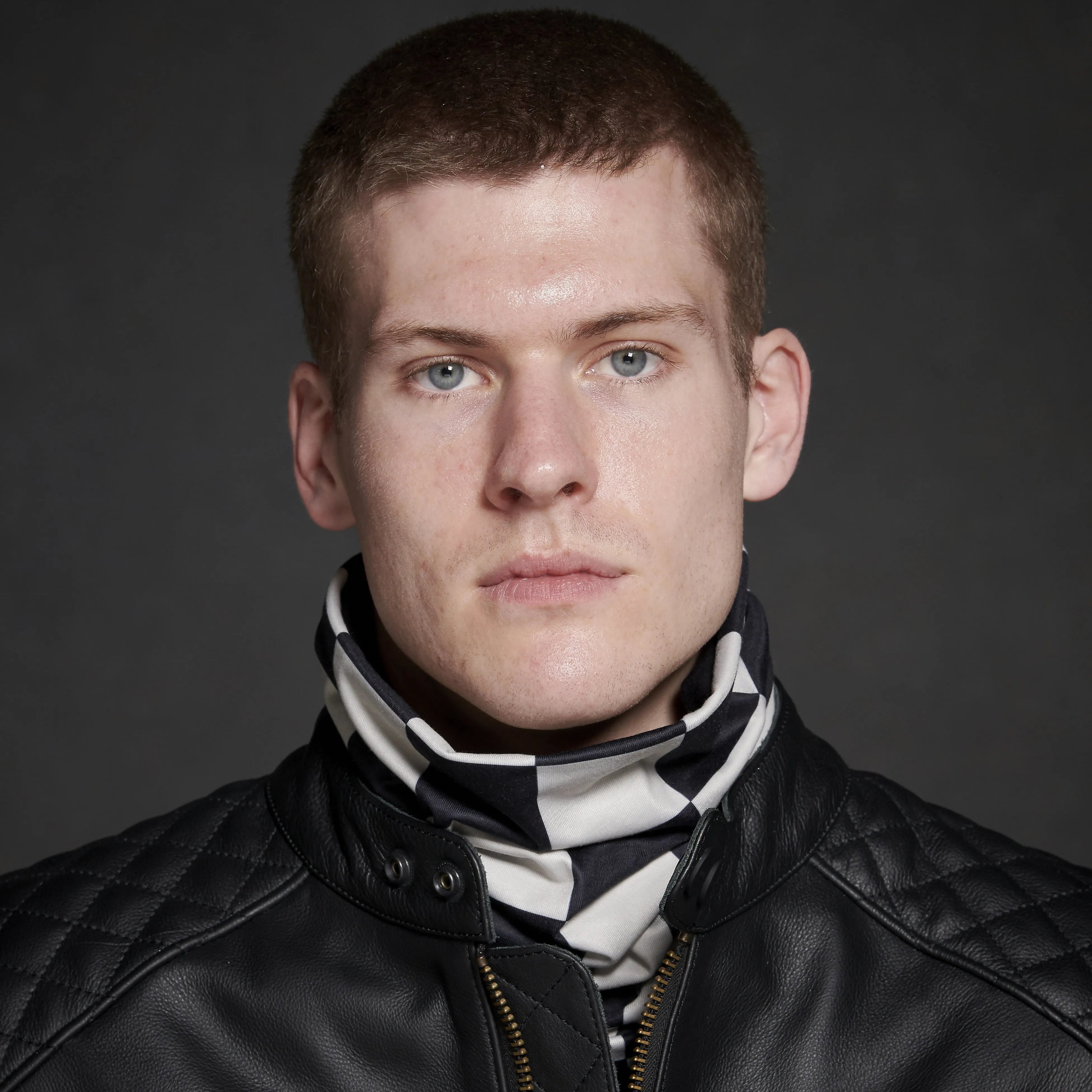 Triumph Cohen Neck Tube Black/Bone
